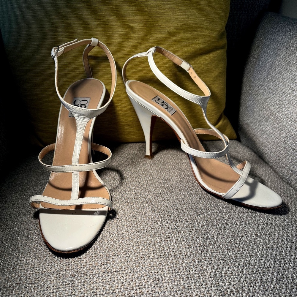 Barneys NY Off White Patent Strappy Sandals_ Size 40.